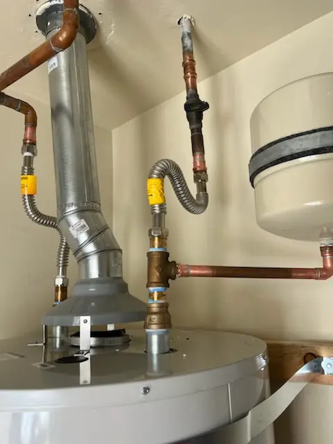 Water heater installation and plumbing repair in Quinlan